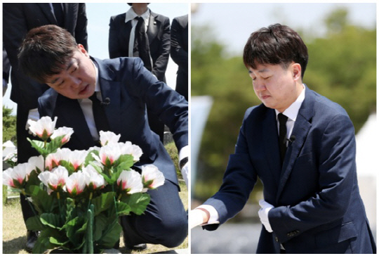 제43주년 5·18 민주화운동 기념일을 하루 앞둔 17일 오후 광주 북구 국립 5·18 민주묘지에서 이준석 전 국민의힘 대표가 참배하고 있다. <연합뉴스>